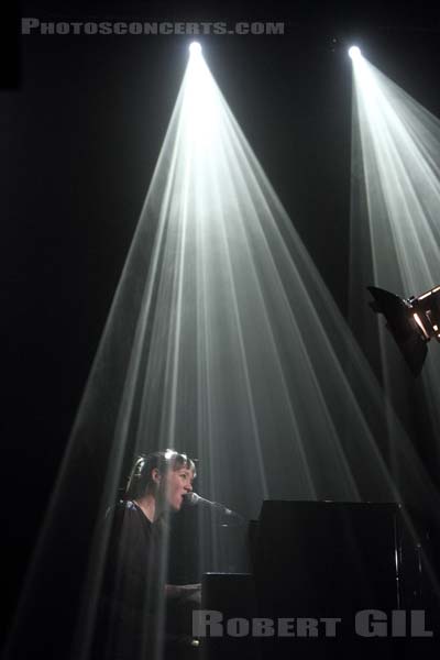 SOPHIE HUNGER - 2015-12-07 - PARIS - Le Trianon - Emilie Jeanne-Sophie Welti